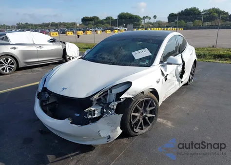 2020 Tesla Model 3 Long Range Dual Motor All-Wheel Drive z USA, uszkodzony, nr VIN 5YJ3E1EB3LF720252